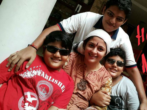 മൂത്ത മകന്‍ തന്റെ കൂടെ അസോസിയേറ്റായി വര്‍ക്ക് ചെയ്യുന്നുണ്ട്