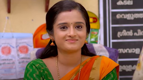 കടയില്‍ ശിവനും അഞ്ജുവും