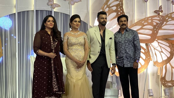 ഭാര്യ കാവ്യ മാധവനൊപ്പം എത്തിയ ദിലീപും ശ്രദ്ധേയനായി