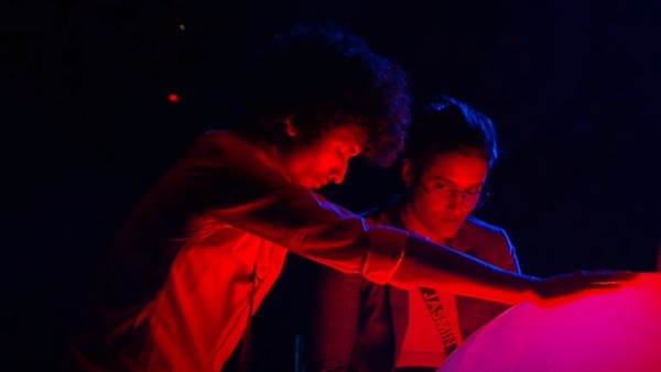 പുറത്തേക്ക്