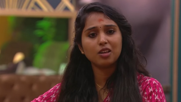 മുട്ടകൾ വെച്ചൊരു പുറത്താക്കൽ