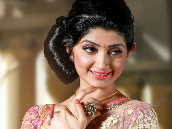  നര്‍ത്തകി