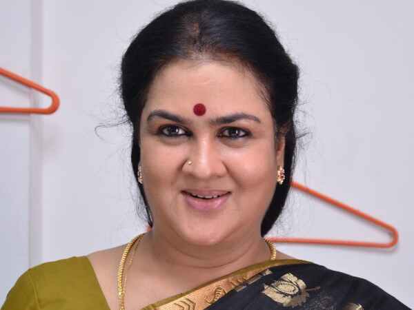  പിടക്കോഴി കൂവുന്ന നൂറ്റാണ്ട് 