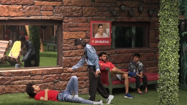 നിലത്ത്