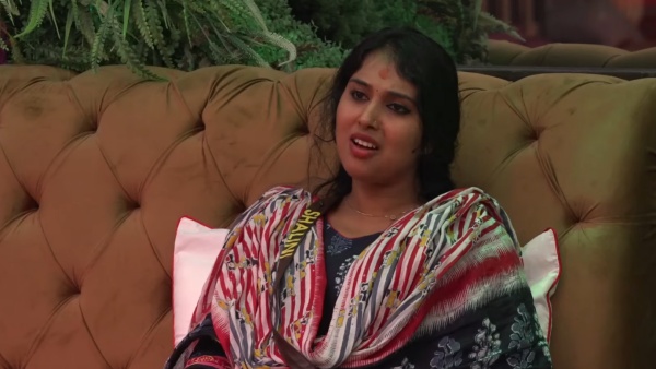 ശാലിനി കരഞ്ഞുവെന്ന് ലക്ഷ്‍മി പ്രിയ