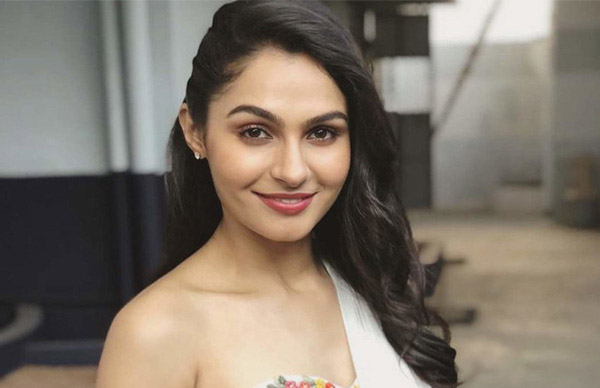 മലയാളം ഇൻഡസ്‌ട്രിയിലെ ആളുകളുടെ സ്ക്രിപ്റ്റ് സെൻസ് ഉഗ്രനാണ് 