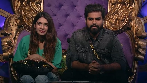 ദില്‍ഷ- ഡോക്ടര്‍ 