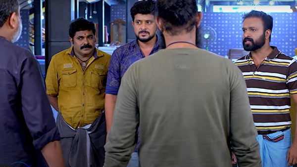 ഹരിയെ ഗുണ്ടകള്‍ മര്‍ദ്ദിക്കുന്നു 