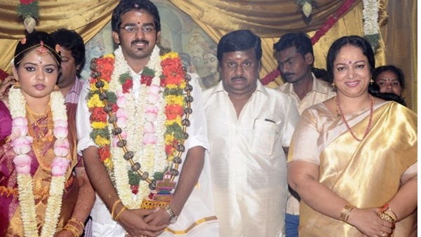 വിവാഹം കഴിഞ്ഞ് ഒരു വര്‍ഷത്തിനുള്ളില്‍ താരദമ്പതിമാര്‍ക്ക് ഇരട്ടക്കുട്ടികള്‍ ജനിച്ചു