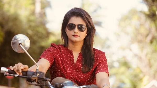 വഴികളില്‍ നിന്നും മാറി