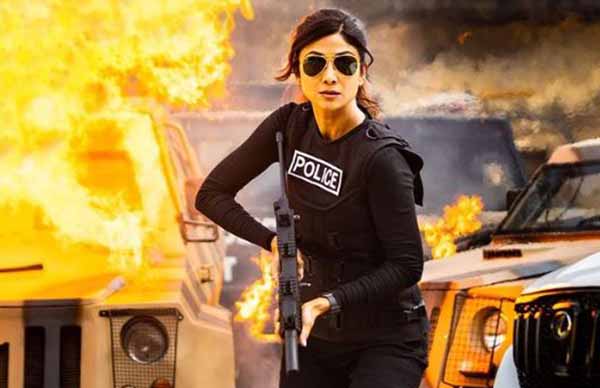 പോലീസായി ശിൽപ 