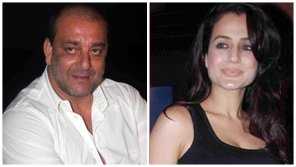  ഒരു ദുപ്പട്ട ഉപയോഗിച്ച് ആ ഭാഗങ്ങള്‍ മറയ്ക്കാന്‍ നടന്‍ ആംഗ്യത്തിലൂടെ ആവശ്യപ്പെട്ടു