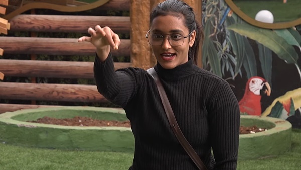 അവളുടെ സ്റ്റേറ്റ്‌മെന്റ്