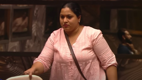 പുതിയ ക്യാപ്റ്റനെ