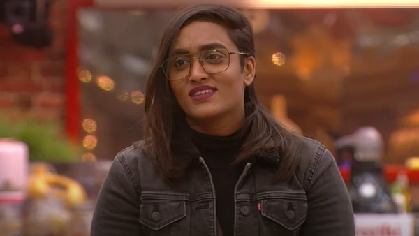 ജാസ്മിനെ തല്ലിയത്