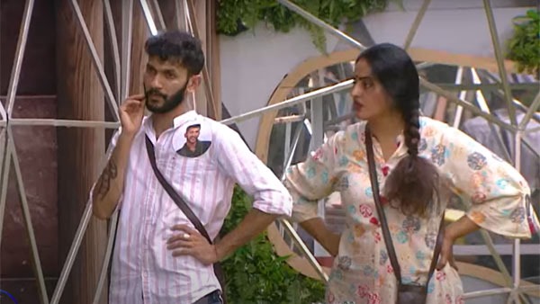 ജാസ്മിന്‍ മോഷ്ടിക്കുന്നു