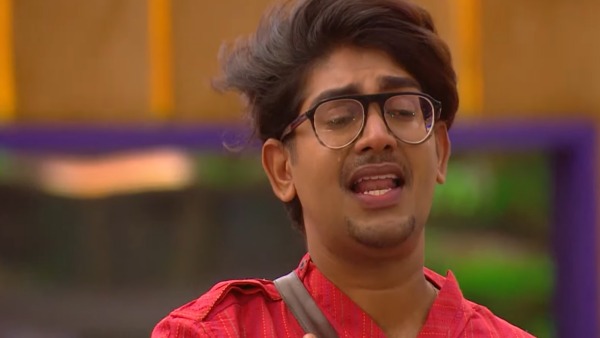 നിറകണ്ണുകളോടെ ലക്ഷ്മിപ്രിയ