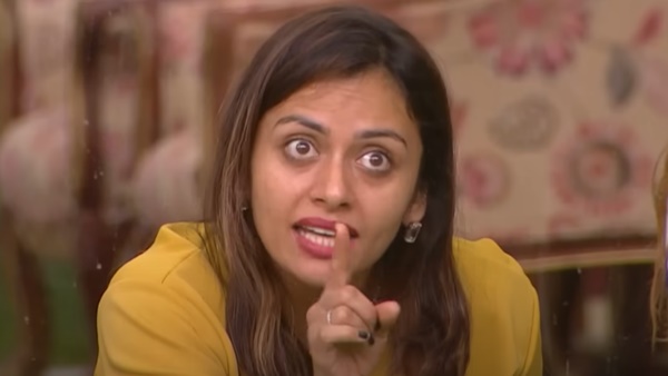 കണ്ണില്‍ ചെറിയ നനവോടെ