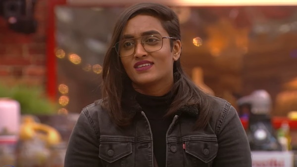 റിയാസിനെ തല്ലും 