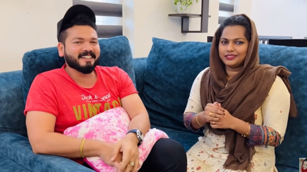 ബഷീറിന്റെ രണ്ട് വശത്തുമായി ഭാര്യമാര്‍ നില്‍ക്കുന്നുണ്ടെങ്കില്‍ അത് വലിയ കാര്യമാണ്