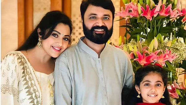 അറേഞ്ച്ഡ് കം ലവ് മാര്യേജ്