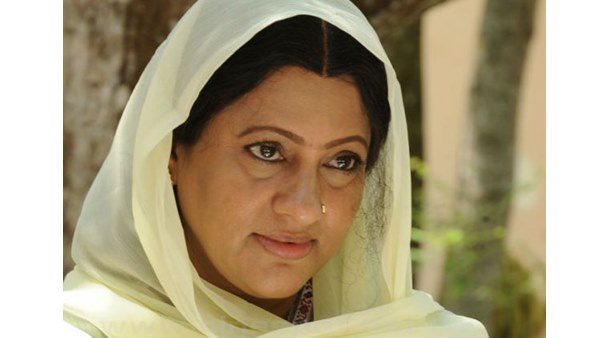 അവളെന്റെ പെങ്ങളാണ്. അവളെ നീ കല്യാണം കഴിച്ചില്ലെങ്കില്‍ നീ ഗുണം പിടിക്കില്ലെന്ന് ശശിയേട്ടനോട് ജയൻ