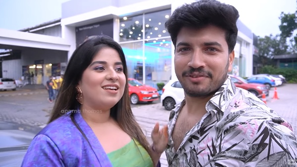 അപർണയുടെ ഏത് സ്വഭാവമാണ് നിരാശപ്പെടുത്തുന്നത്? 