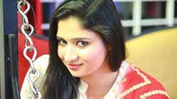 അപ്പനായി വരുന്നവനും ചേട്ടനായി വരുന്നവനുമെല്ലാം ഉപയോഗിക്കുകയാണ്