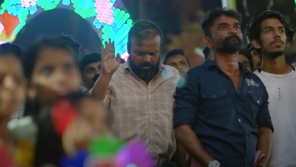 തിയേറ്ററിൽ മഞ്ജു ഉൾപ്പെടെയുള്ള താരങ്ങളുടെ അടുത്ത് ഇടപഴകുന്ന ഇസഹാഖിന്റെ വീഡിയോ രാവിലെ തന്നെ സോഷ്യൽ മീഡിയയിൽ വൈറലായിരുന്നു