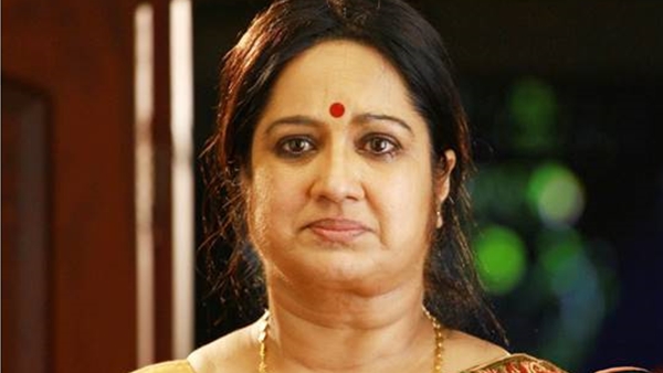 കൊഞ്ച് തീയലും അയല വറുത്തതും കൂട്ടി വയറ് നിറച്ചും കഴിച്ചതിന് ശേഷമാണ് ഞാന്‍ ജനിച്ചത്