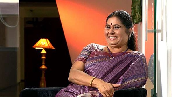 അധ്യാപകനായ അച്ഛൻ  മാജിഷ്യനായതിനെ പറ്റി വിധുബാല