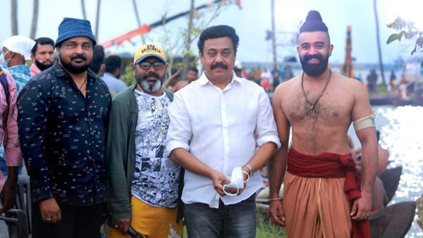 പിരിഡ് ഡ്രാമയായിട്ടാണ് പത്തൊമ്പതാം നൂറ്റാണ്ട് ഒരുക്കിയിരിക്കുന്നത്