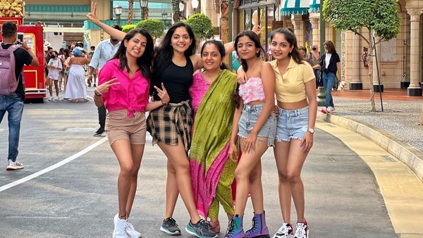 സ്വയം പര്യാപ്തതയോടെ കാര്യങ്ങള്‍ നടത്താനും സാമ്പത്തിക അച്ചടക്കം പാലിക്കാനും ഒക്കെ പരിശീലിപ്പിച്ച ഒരമ്മയാണവർ