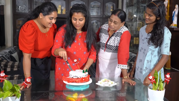 വീട്ടില്‍ ജോലിയ്ക്ക് നിന്നിരുന്ന മറിയാമ്മയുടെ കല്യാണം കഴിഞ്ഞതിനെ കുറിച്ചും താരമാതാവ് പറയുന്നു