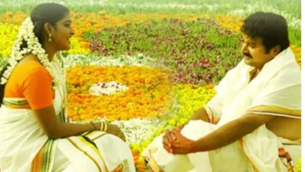 കലാ പാരമ്പര്യമുള്ള കുടുംബത്തിൽ നിന്നാണ്