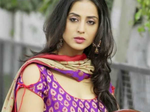 നൈറ്റി ധരിച്ചു വരാന്‍