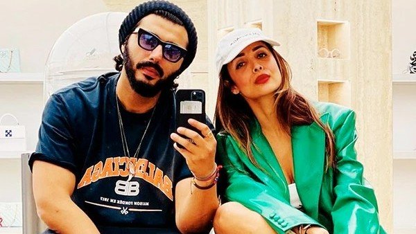 അര്‍ജുന്‍ കപൂറുമായി തനിക്കുള്ള ബന്ധത്തെ കുറിച്ചാണ് മലൈക സംസാരിച്ചത്