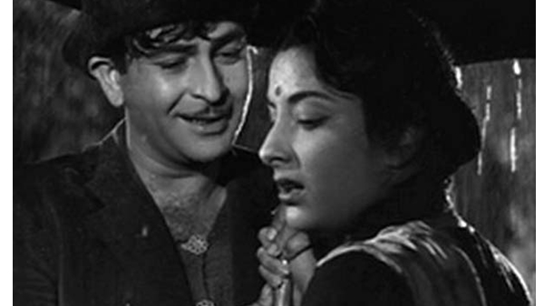 കരഞ്ഞ് കൊണ്ട് ബാത്ത്ടബ്ബിലേക്ക് വീഴുമെന്നും ഭാര്യ കൃഷ്ണ പറഞ്ഞു