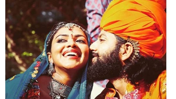 വിവാഹമാണെന്ന് ഭവ്‌നിന്ദര്‍ പറഞ്ഞെങ്കിലും അത് തെറ്റായ പ്രചരണമാണെന്ന് അമല ആരോപിച്ചു