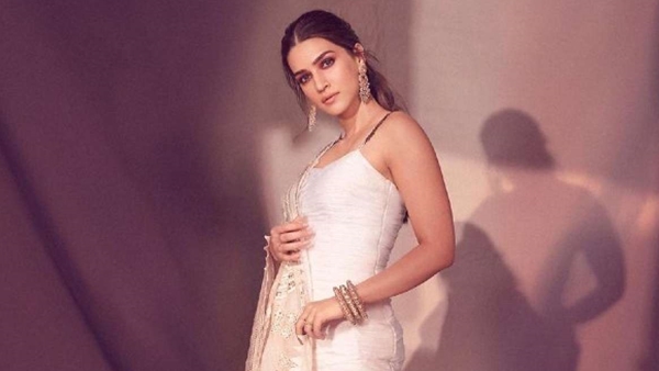  വരുണിന്റെ മറുപടി കേട്ട് കൃതി ഞെട്ടുകയാണ് ചെയ്യുന്നത്