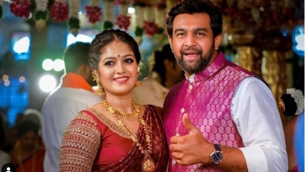 തകര്‍ന്നിരിക്കുന്ന മേഘ്‌നയുടെ രൂപം