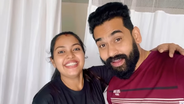 ഇന്റിമേറ്റ് രംഗങ്ങള്‍ ചെയ്യുമ്പോള്‍ അത്രയൊന്നും വേണ്ട കേട്ടോ എന്ന് പറയും