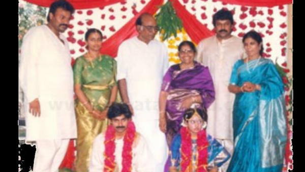 ഭാര്യ കൂടെയുള്ളപ്പോള്‍ തന്നെ നടി രേണു ദേശായിയുടെ കൂടെ പവന്‍ താമസിക്കാന്‍ തുടങ്ങി