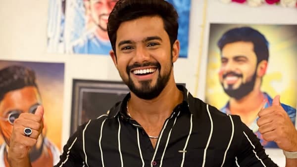  32 വയസായി എന്ന് വിക്കിപീഡിയയിലും മറ്റും കാണുന്നുണ്ട്