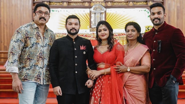 മകൻ അഭയുടെ വിവാഹനിശ്ചയത്തില്‍ പങ്കെടുക്കാനെത്തിയ വീഡിയോ ആണ് ആദ്യം പുറത്ത് വന്നത്