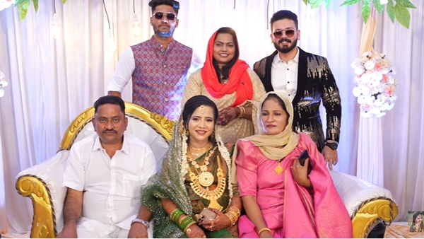 വേദിയിലെ ചടങ്ങുകളില്‍ ബഷീറും ആദ്യ ഭാര്യ സുഹാനയും നേതൃത്വം നല്‍കി.