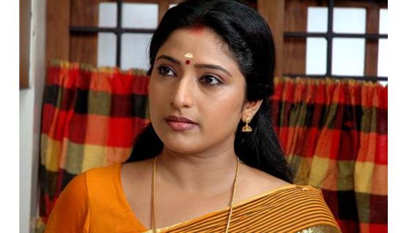 ഡല്‍ഹി ചേരിയിലുള്ള  പയ്യനാണ്