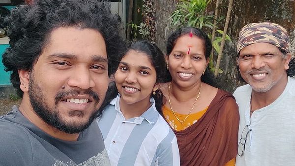 പിന്നീട് പ്രണയം മുഴുവനും കലയോടായി