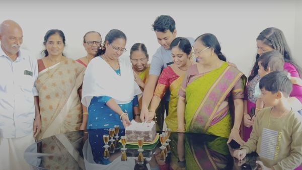 ഈ പ്രായത്തില്‍ തന്നെ കഷ്ടപ്പെട്ട് വീട് വാങ്ങിയില്ലേ