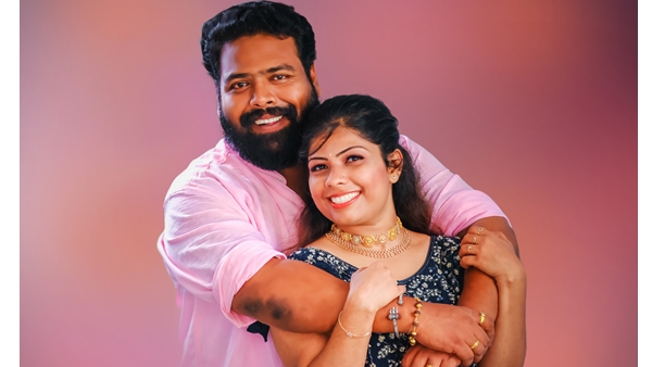 രണ്ട് മതവിഭാഗത്തില്‍ നിന്നുള്ളവര്‍ ആയതിനാല്‍ മിശ്ര വിവാഹമായിരുന്നു